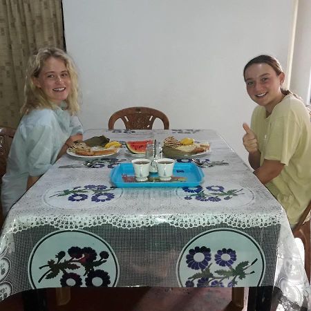 Colonial Surfing Villa Hostel & Home Stay Midigama East Exterior foto