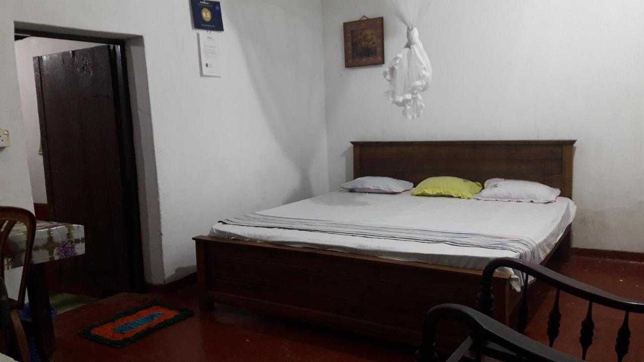 Colonial Surfing Villa Hostel & Home Stay Midigama East Exterior foto