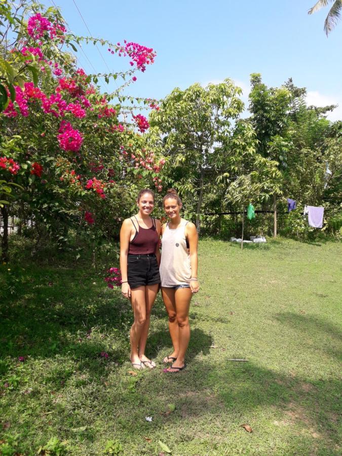 Colonial Surfing Villa Hostel & Home Stay Midigama East Exterior foto