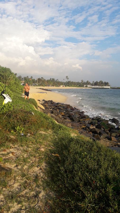 Colonial Surfing Villa Hostel & Home Stay Midigama East Exterior foto