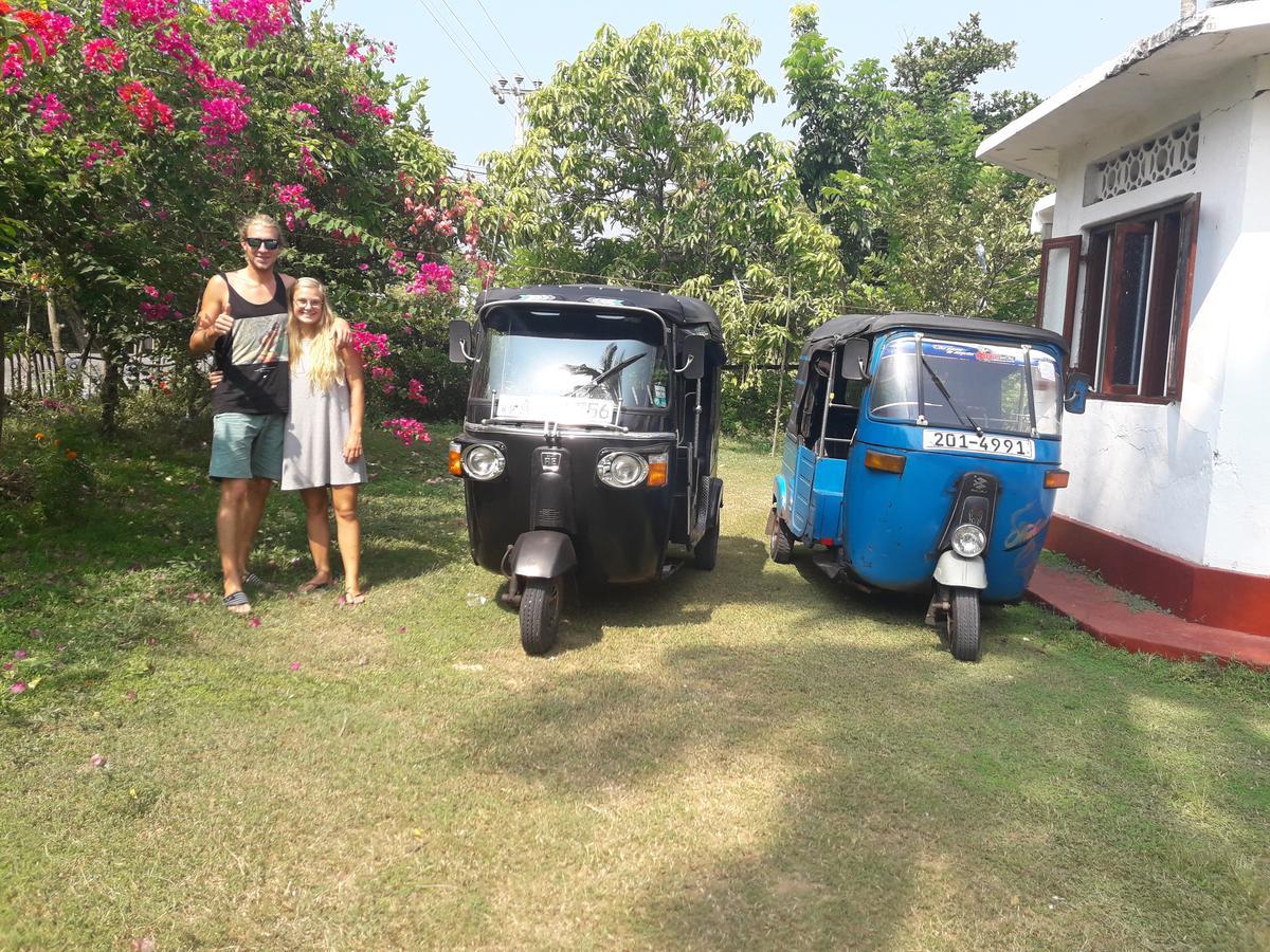 Colonial Surfing Villa Hostel & Home Stay Midigama East Exterior foto