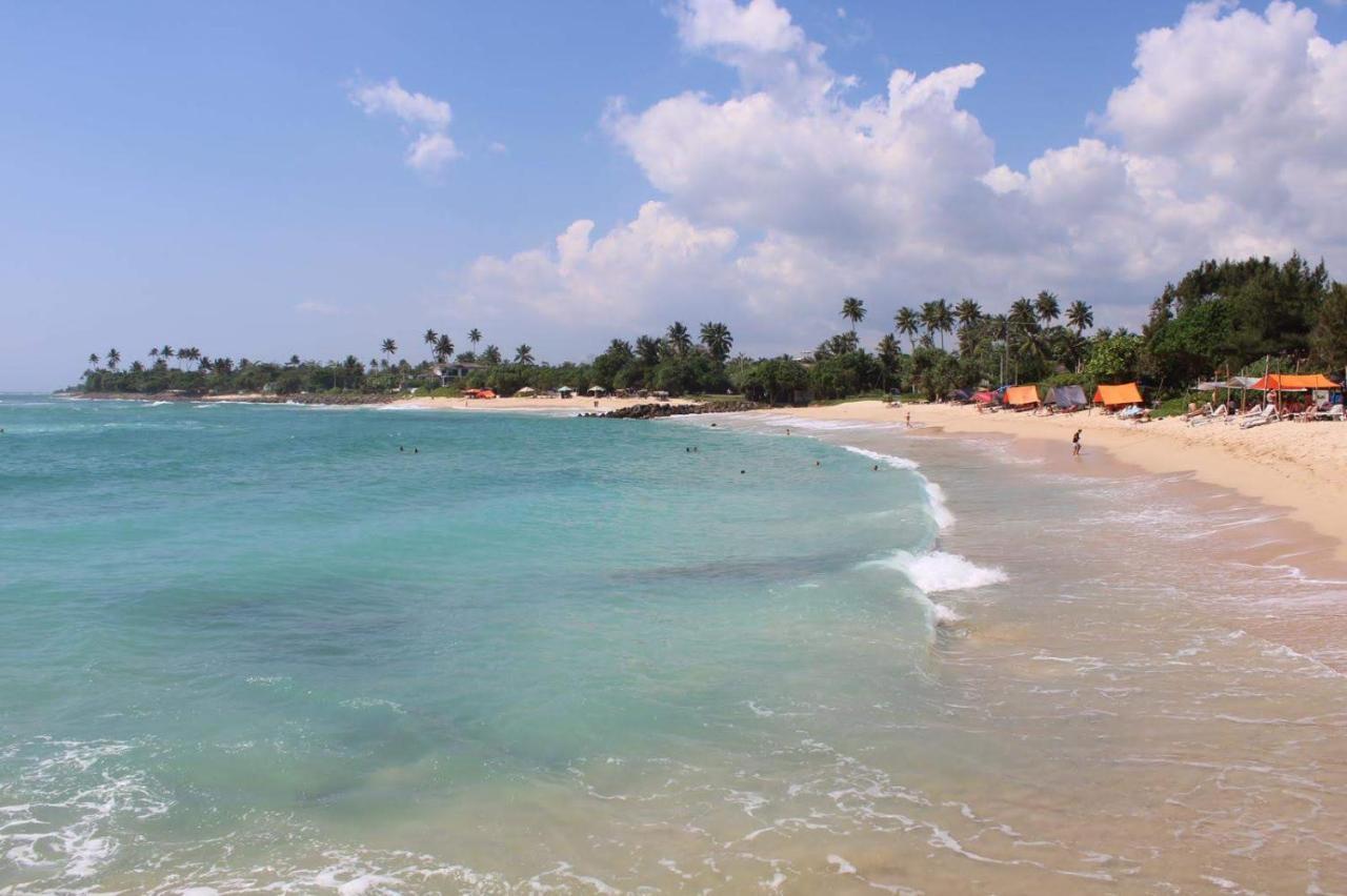 Colonial Surfing Villa Hostel & Home Stay Midigama East Exterior foto